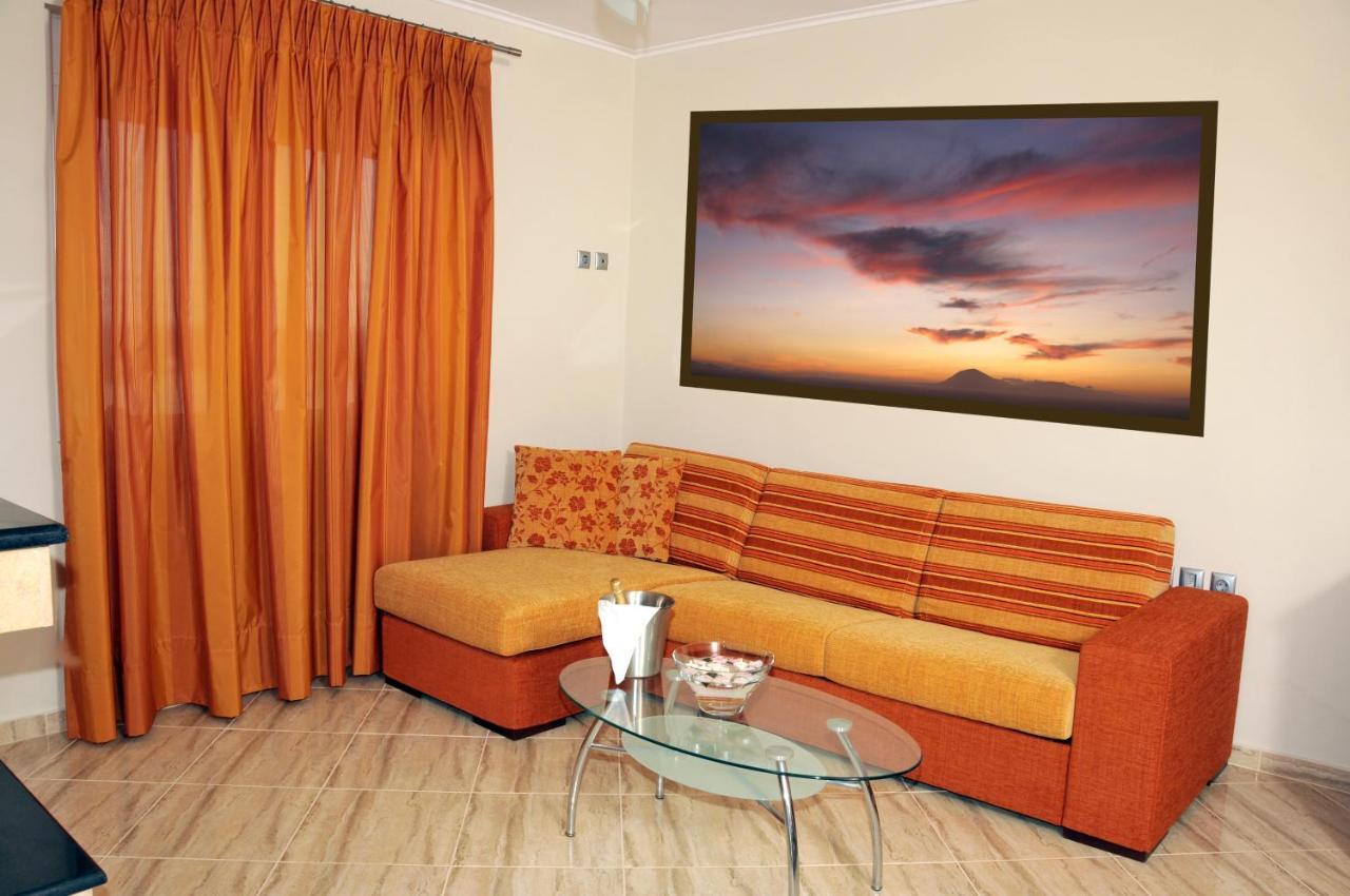 Antonios Village Hotel & Apartments Аркуди Экстерьер фото